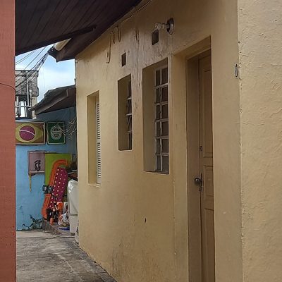 TEANI-001-FRENTE-CASA-VISTA-ENTRADA